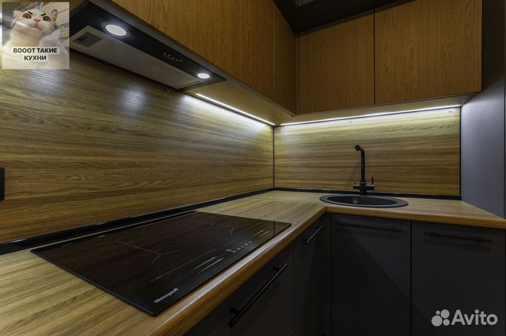 Прямая в потолок кухня на заказ