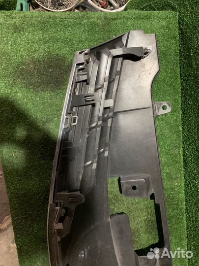 Решетка радиатора Nissan Note E11