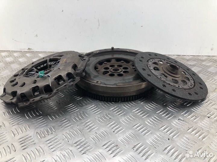 Маховик BMW 5 E60/E61 2006 212175494441