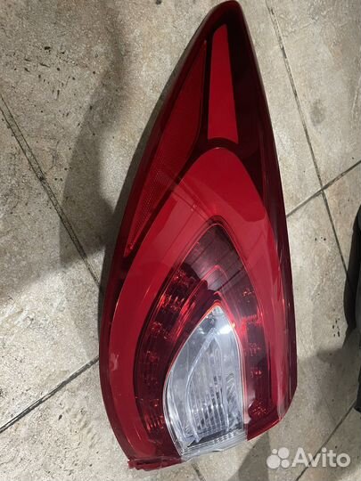 Фонарь задний левый на hyundai ix35