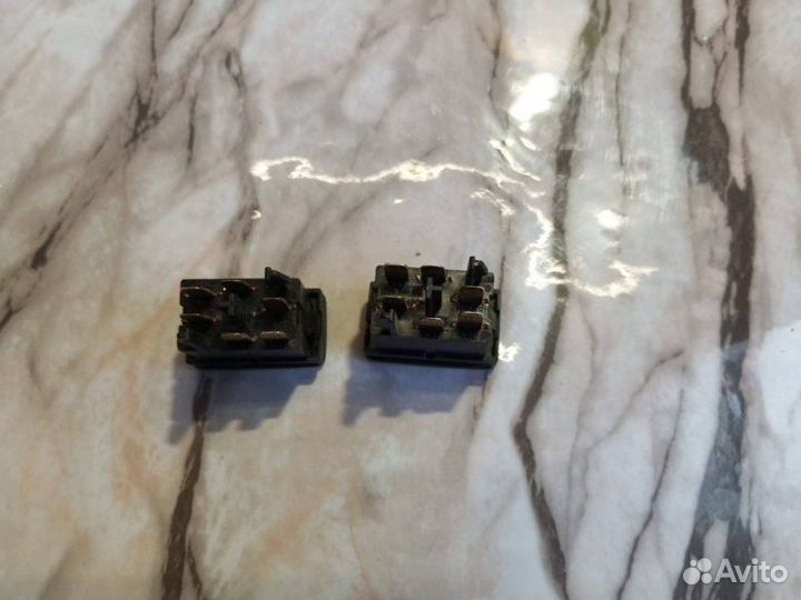 Кнопка стеклоподъемника двери Volkswagen Polo 6K2