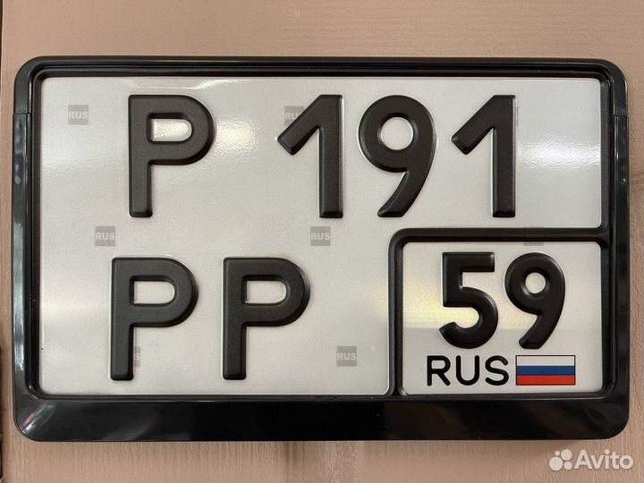 Квадратная рамка для номера