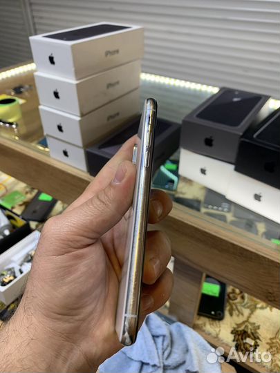 iPhone X, 64 ГБ