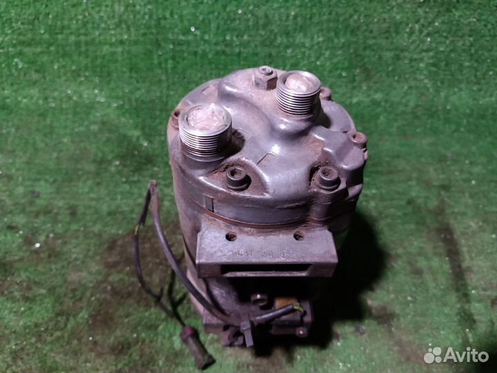 Компрессор кондиционера Volkswagen Passat B5 (1996