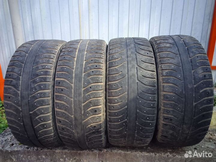 Bridgestone B700 215/50 R17
