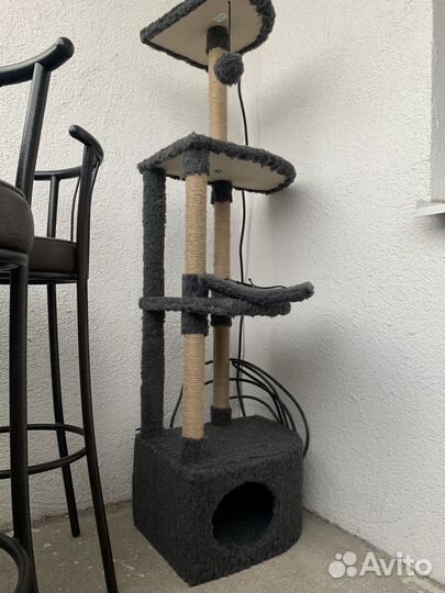 Домик для кошки с когтеточкой большой