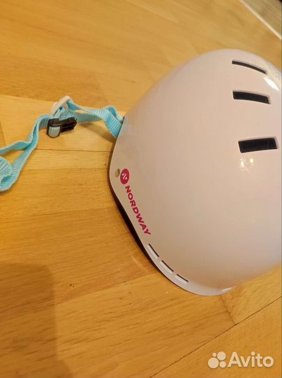 Шлем новый детский белый,на ребёнка 5-7лет