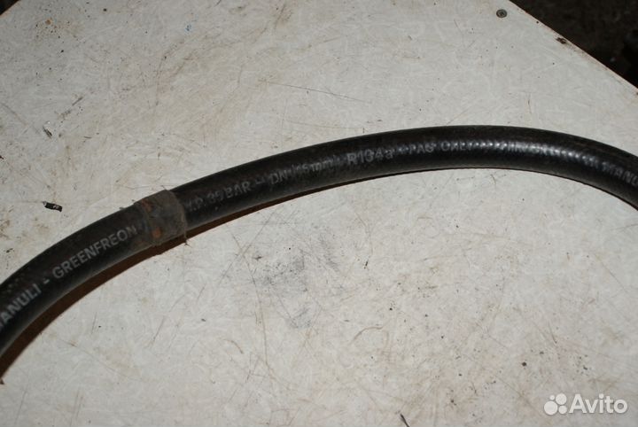 Шланг кондиционера Volkswagen Passat B4