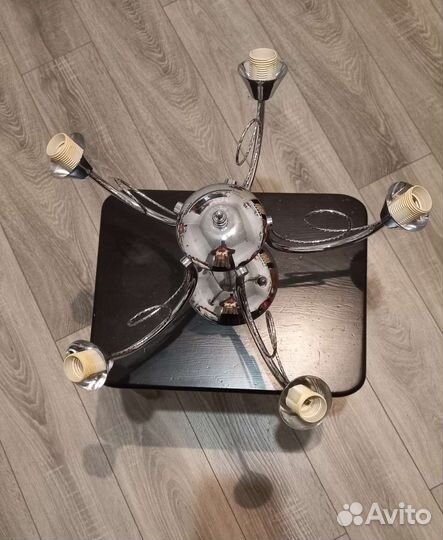 Люстра 5-рожковая, бу в отличном состоянии