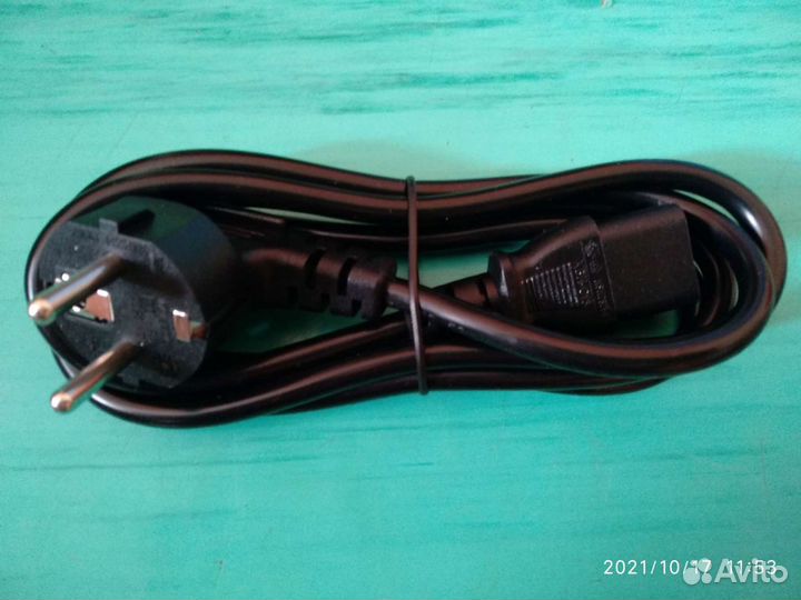 Кабель питания для компьютера и монитора