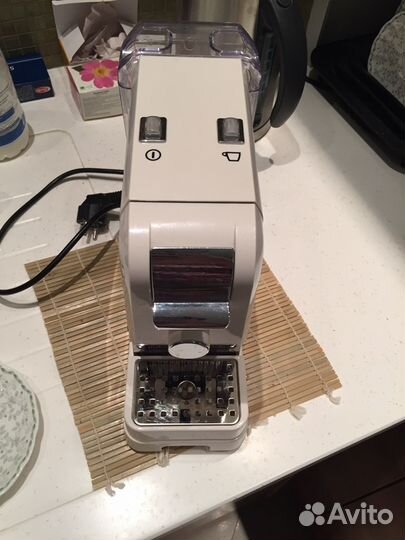 Капсульная кофе-машина Сквизито