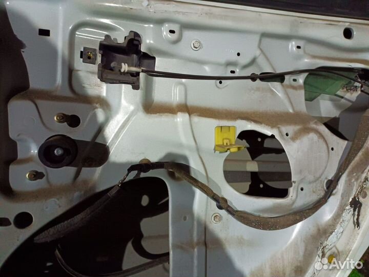 Стеклоподъёмник задний правый Renault Scenic