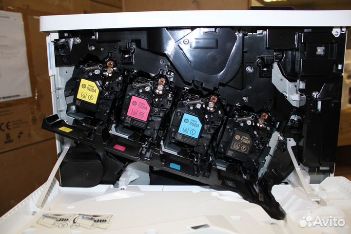 Цветной лазерный принтер А4 HP M552