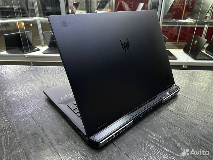Новый ноутбук Acer Predator Helios Neo 18 i7/16/10