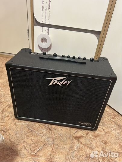 Электрогитара и комбоусилитель