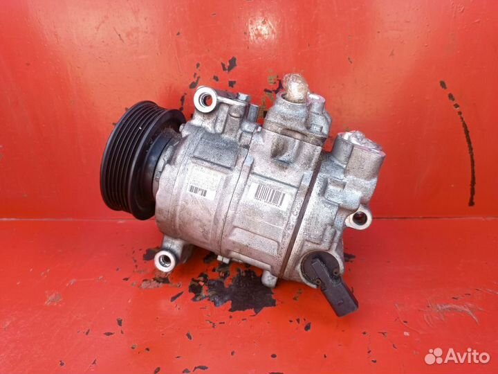 Компрессор кондиционера Audi A4 B8