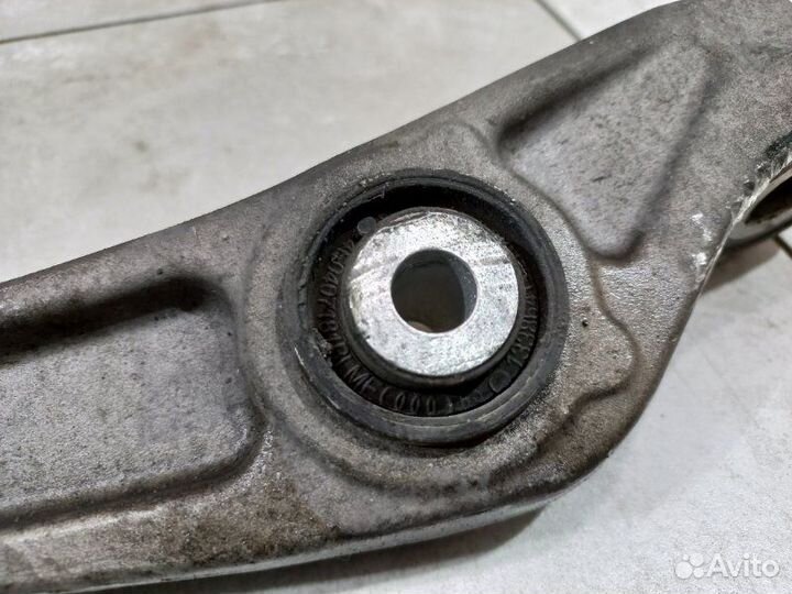 Рычаг подвески передний правый Audi A5 8T CDN 2010