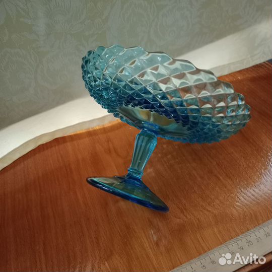 Вазы под фрукты. Синяя ваза