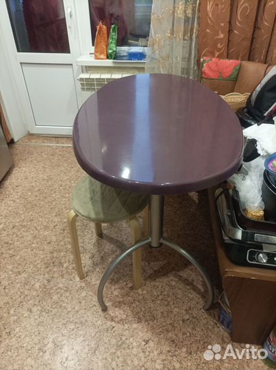 Кухонный стол