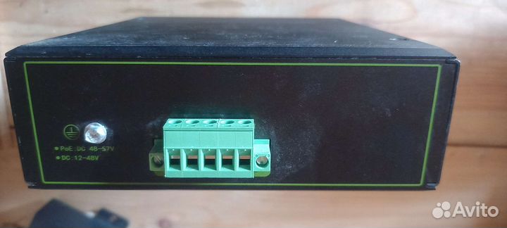 Коммутатор 4-портовый Gigabit Ethernet с PoE