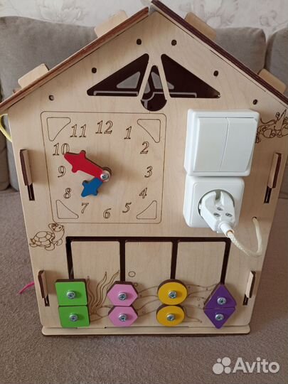 Бизиборд домик