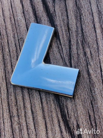 Уголки заднего стекла Opel 1998 год