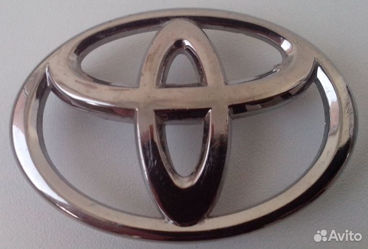 Эмблема Toyota
