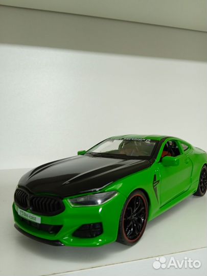 Модель автомобиля 1:24