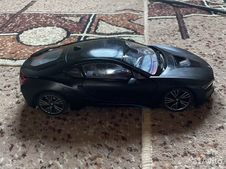 Машинка на пульте управления