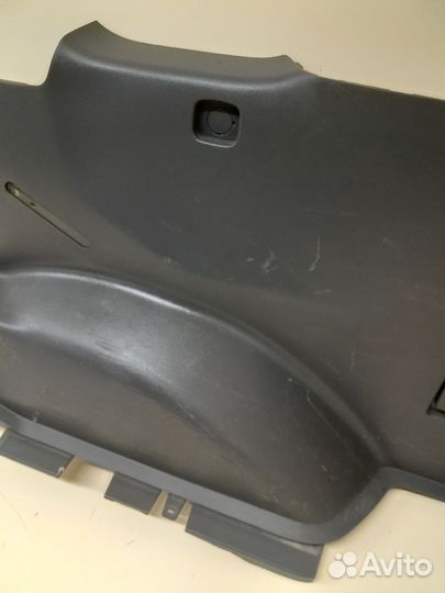 Б/У Б/У Обшивка багажника 6473060010B3 toyota