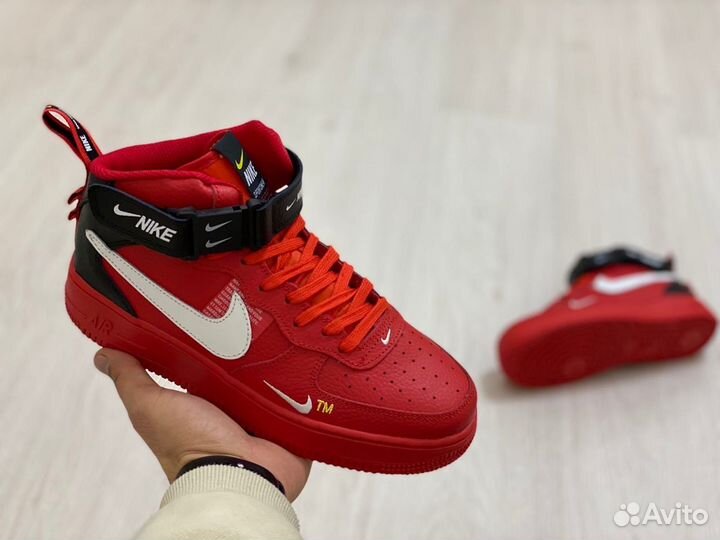 Кроссовки Nike Air Force 1 Mid LV8 Utility Red