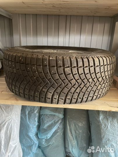 Michelin X-Ice North XIN2 285/65 R17
