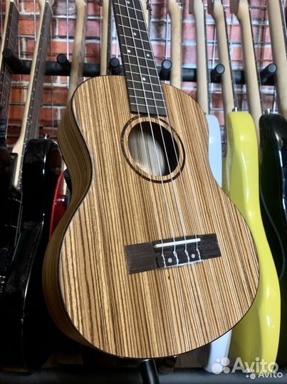 Укулеле Тенор + Чехол (красное дерево)