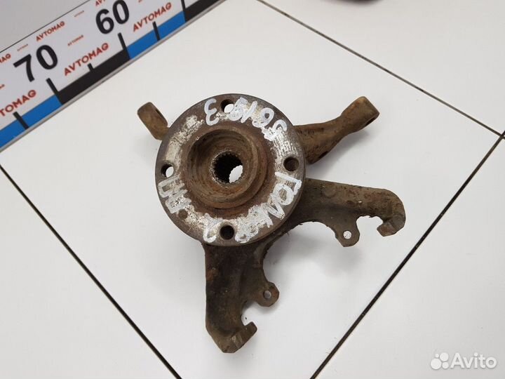 Кулак поворотный передний правый (Volkswagen Golf)