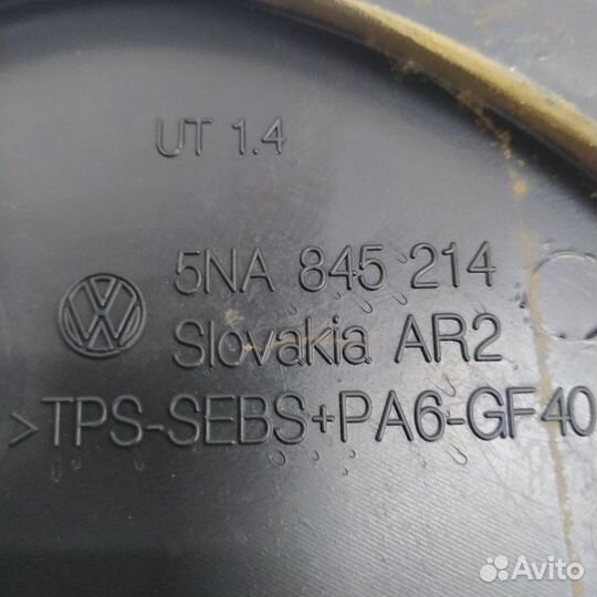 Стекло заднее форточка правое Volkswagen Tiguan 2