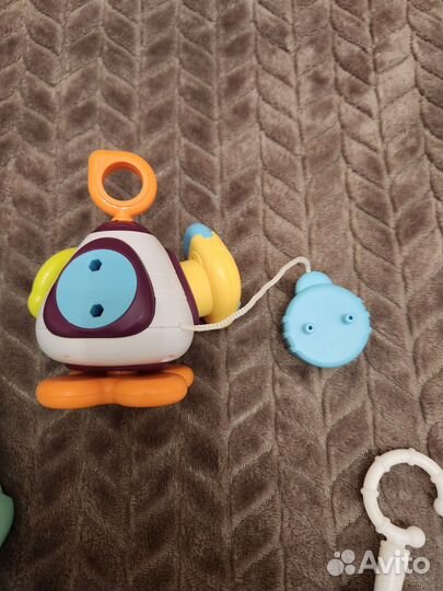 Развивающие игрушки для малышей пакетом