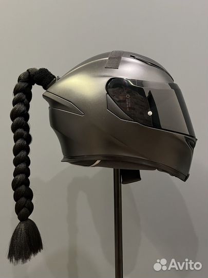 Коса на шлем