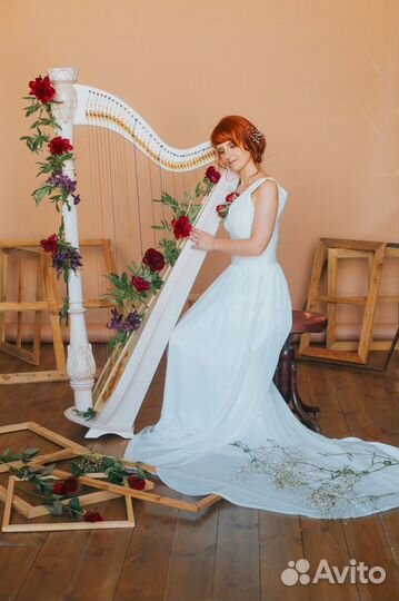 Арфа. Арфистка