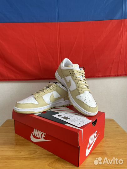 Кроссовки Nike Dunk Low Team Gold and White