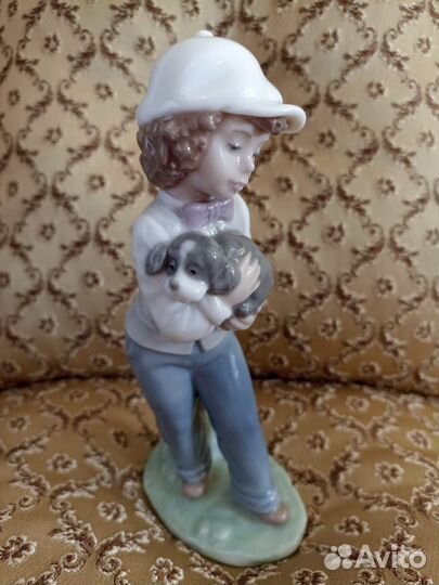 Фарфоровая статуэтка NAO Lladro