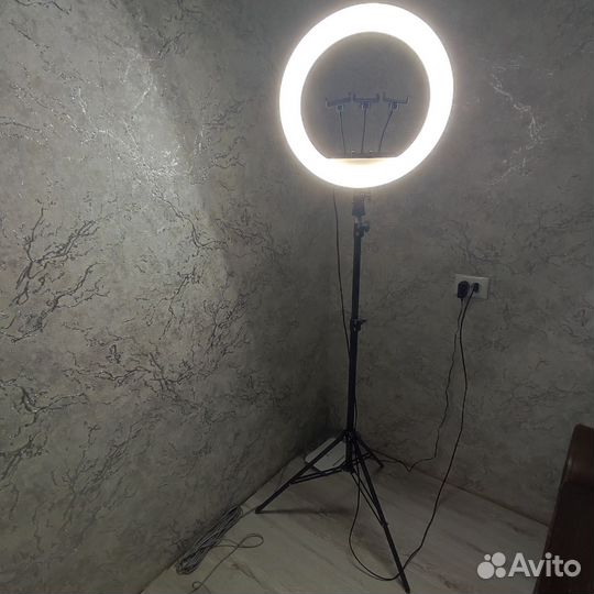 Кольцевая светодиодная лампа RL-18