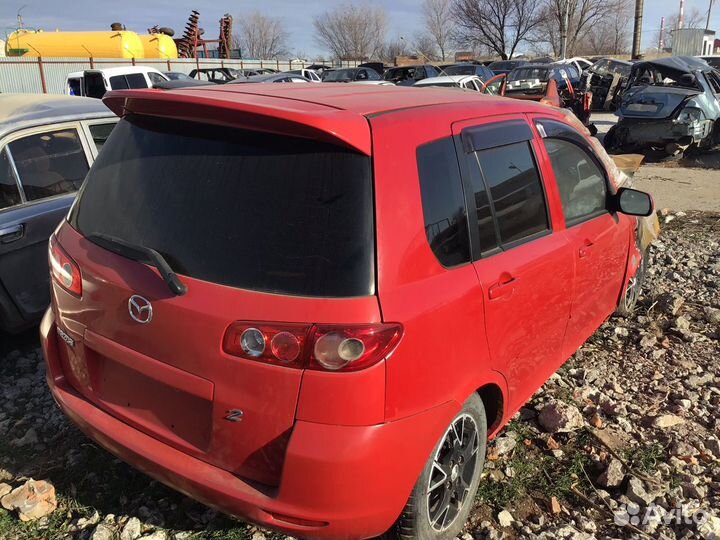 Заднее правое крыло на Mazda 2