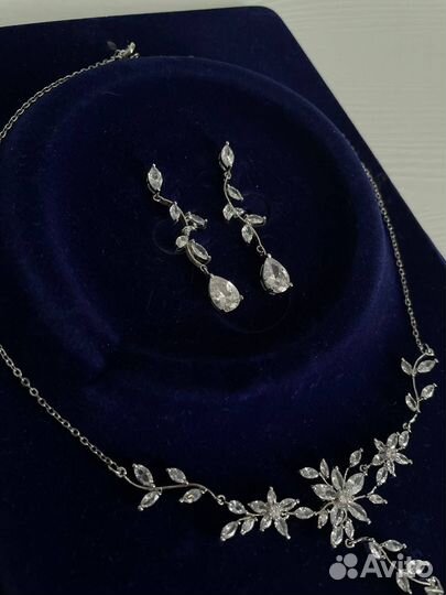 Серьги и колье для выпускного или свадьбы