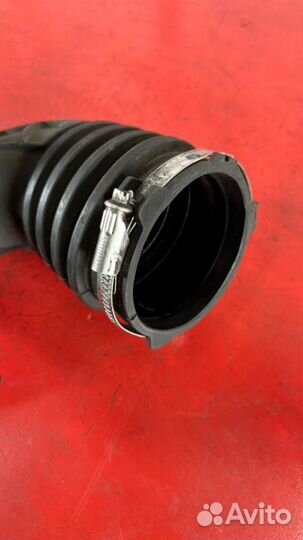 Патрубок воздушный Audi A6 C6 2.0 BRE TDI 2006