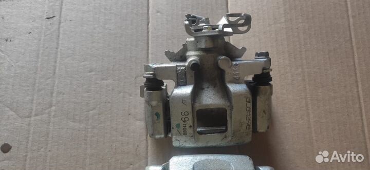 Суппорта задние Mitsubishi Outlander 3