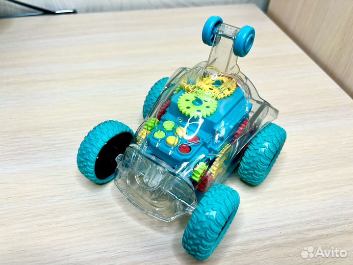 Машинка перевертыш на пульте управления