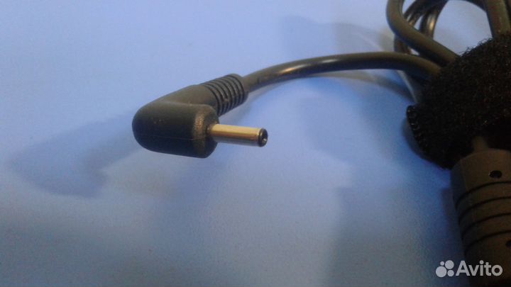 Блок питания samsung 19V 2.1A 3.0 x 0.8