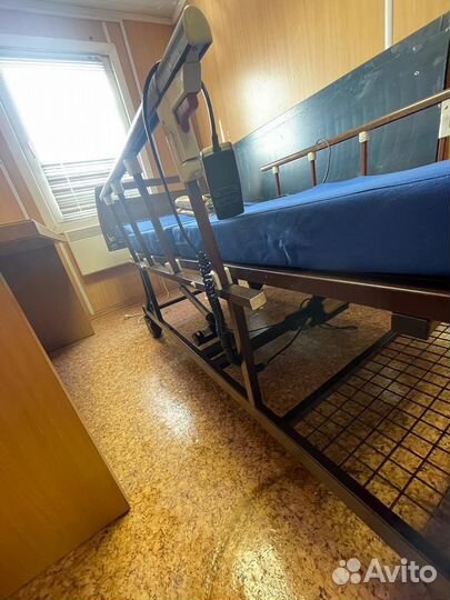 Кровать для лежачих больных, стул-туалет