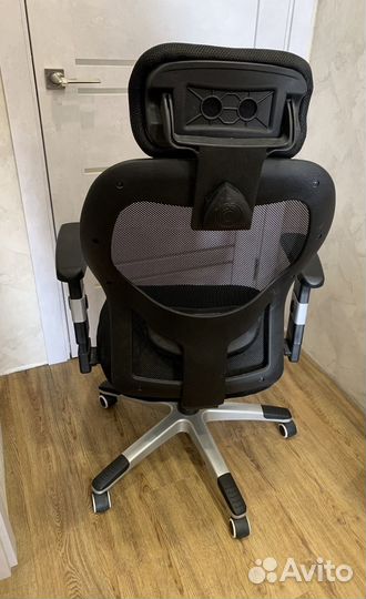 Компьютерное кресло