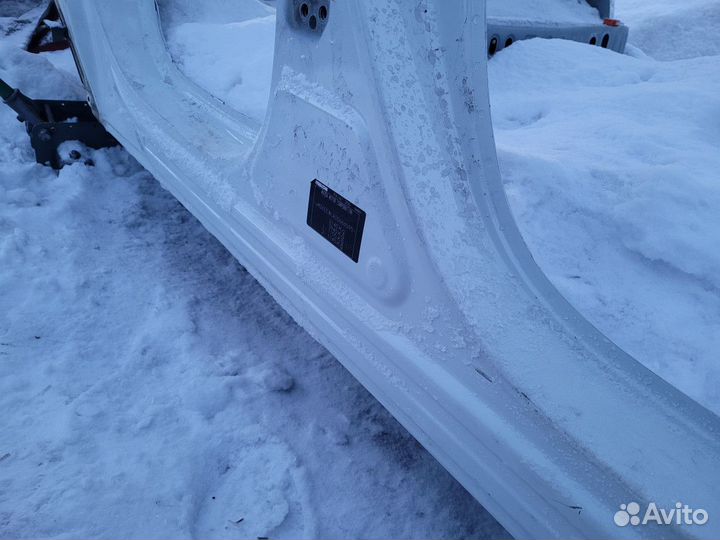 Порог правый с сапогом на Mazda CX-5 KF2 PY 2017